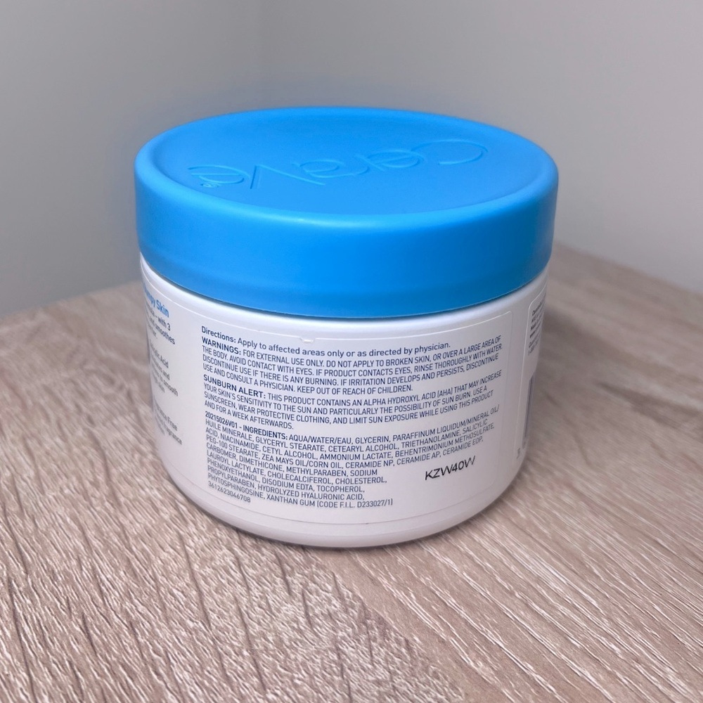 CeraVe Renewing Salicylic Acid Body Cream for Rough & Bumpy Skin - NEW - Picture 4 of 7